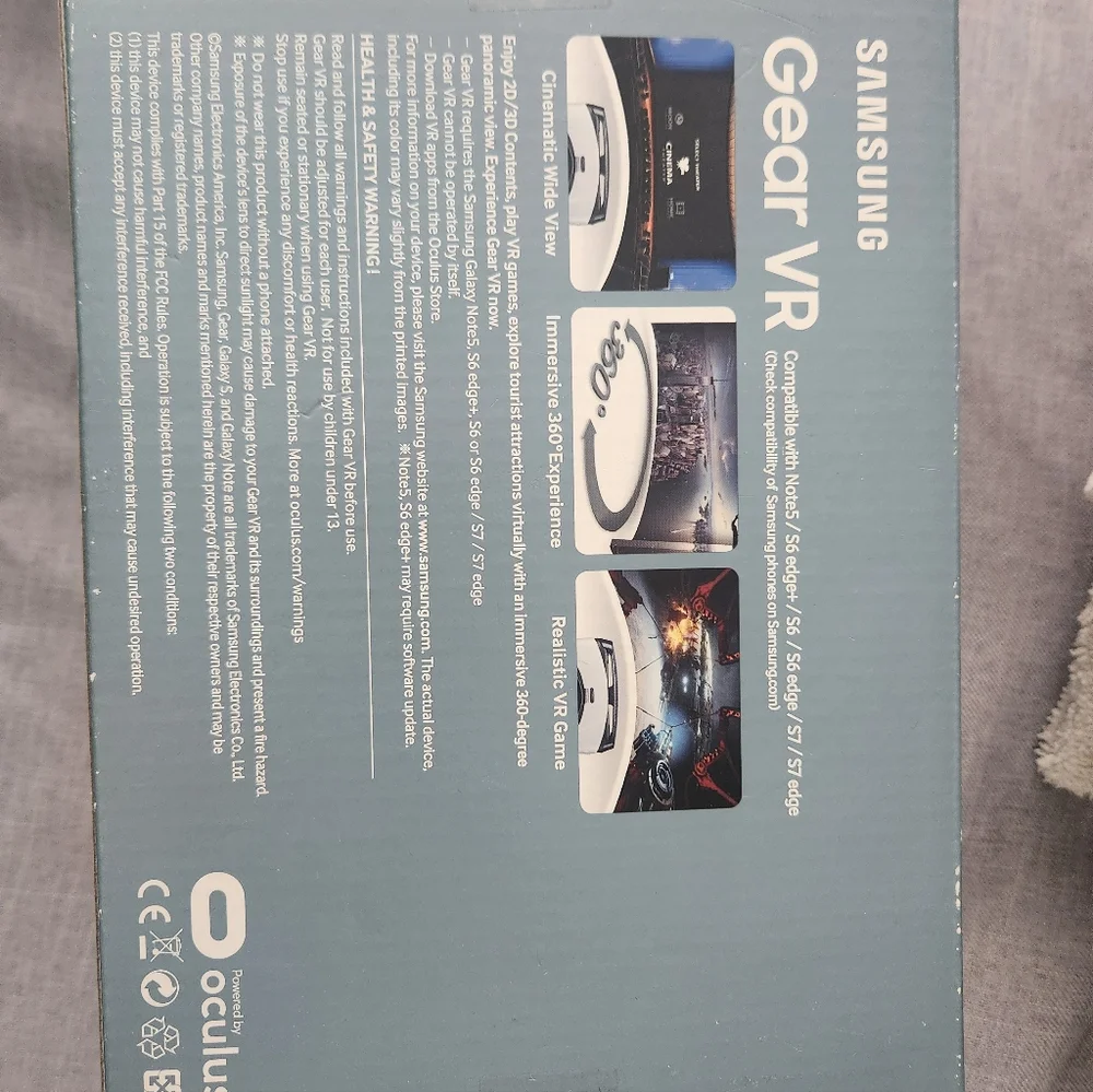 Samsung Gear VR Headset - Black & White
